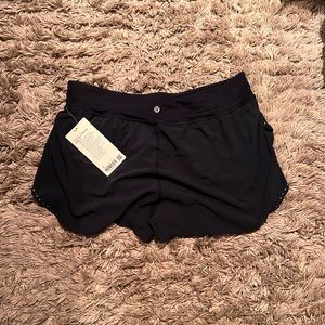 Lululemon find your pace shorts